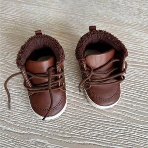 Old Navy Chocolate brown faux fur Baby Crib Booties, 6-12 months